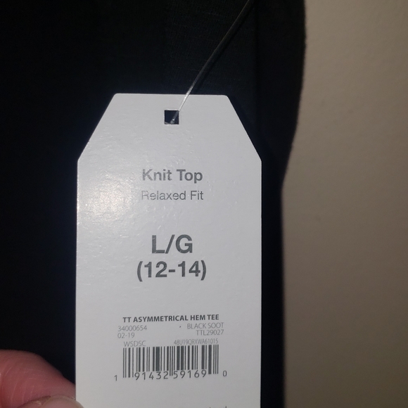 Black high-low t-shirt - Picture 6 of 7